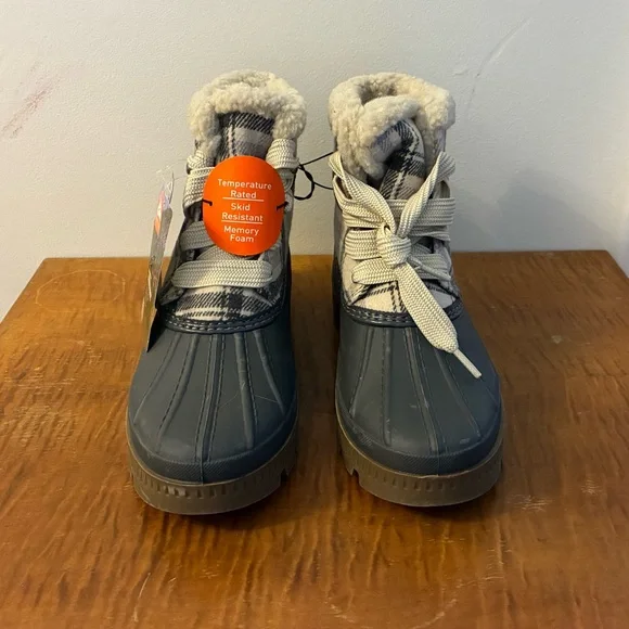 Women’s Winter Duck Boots, Size 7 - Picture 3 of 6